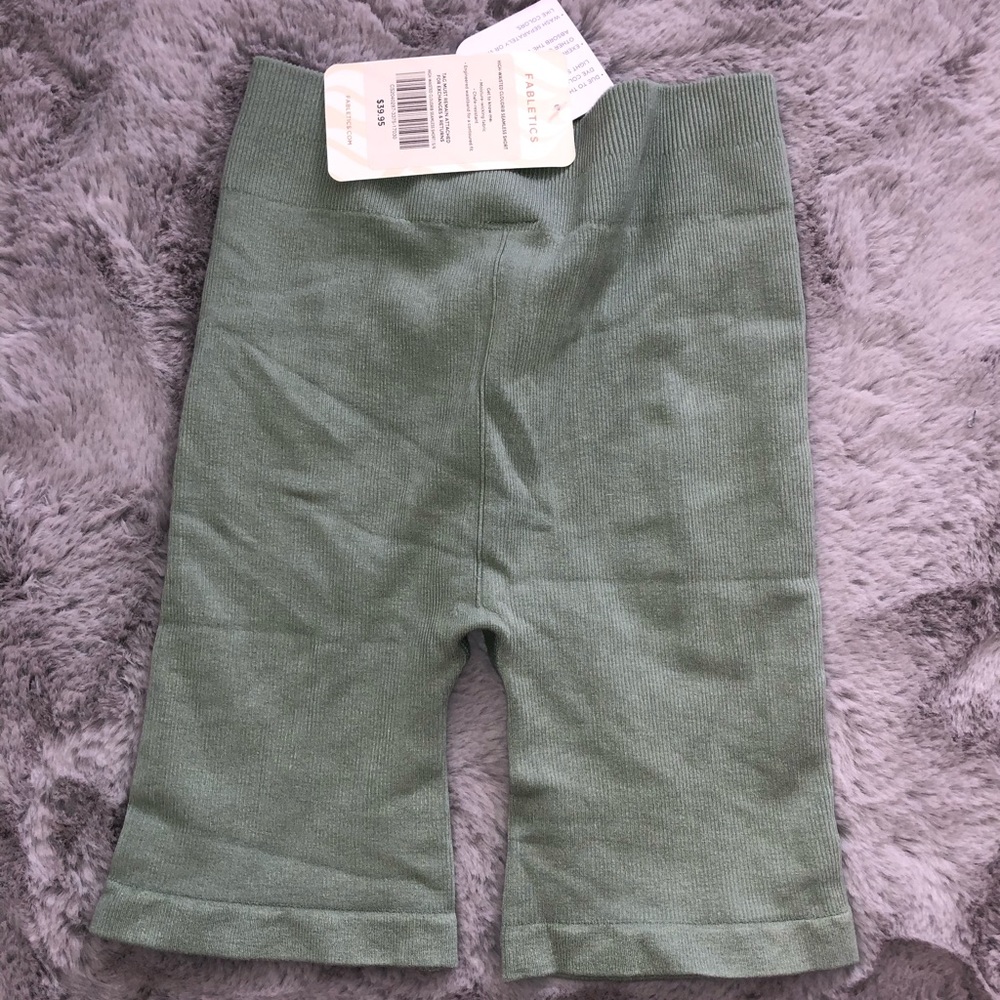 FABLETICS NWT High Waisted Cloudrib Seamless Short - Picture 4 of 7
